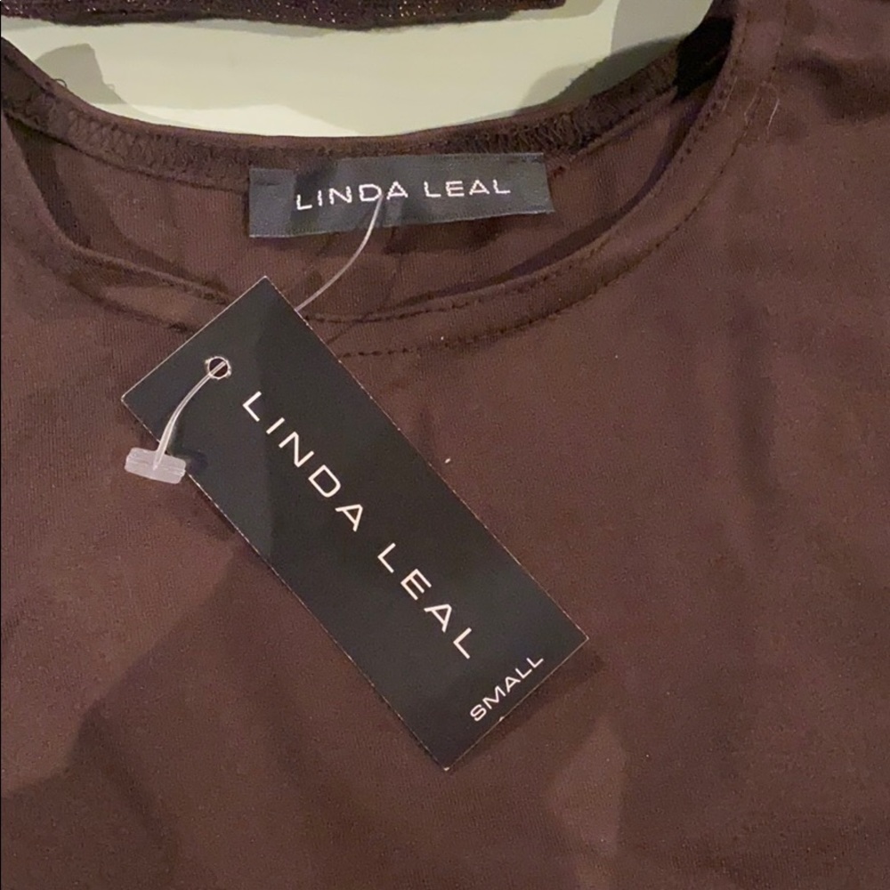 Linda Leal basic top